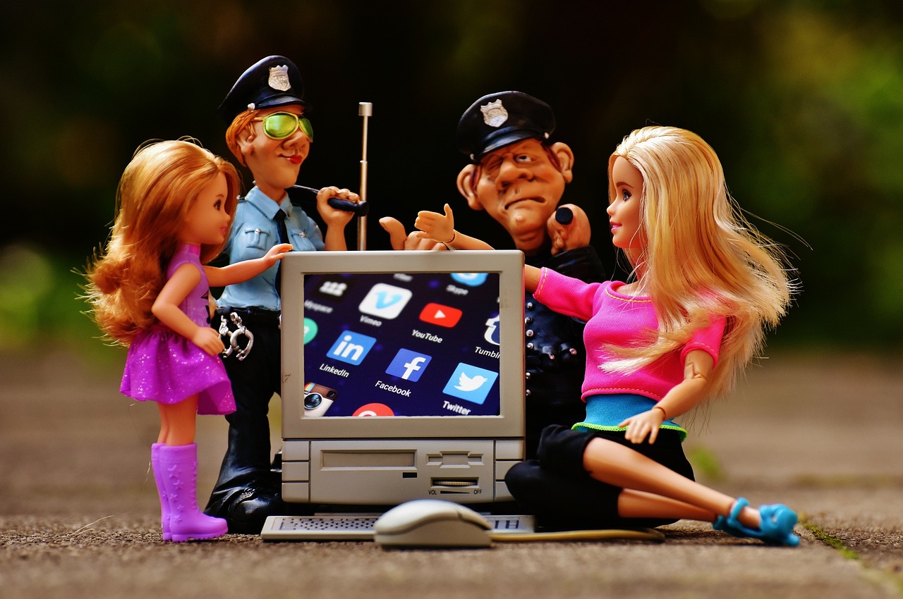 social media, internet, security-1727458.jpg